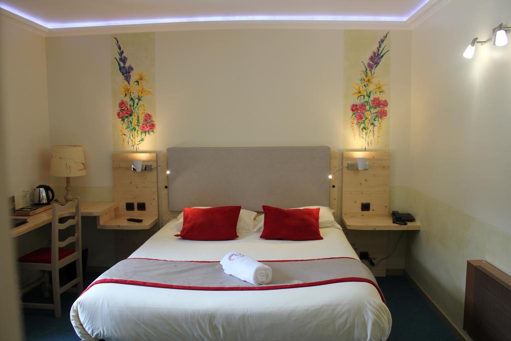 Hotel La Neyrette Saint-Disdier-en-Dévoluy Zimmer foto
